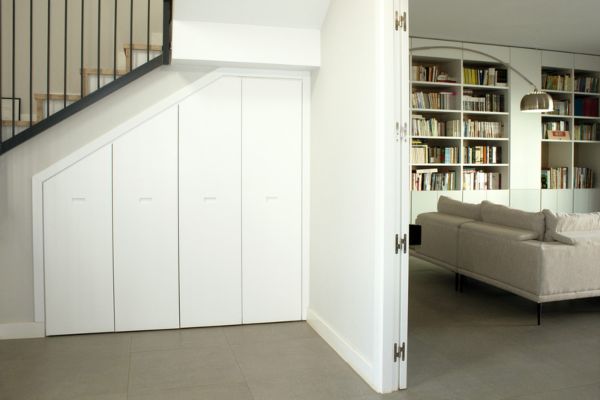 Armario a medida bajo escalera - Armarios a medida Pamplona