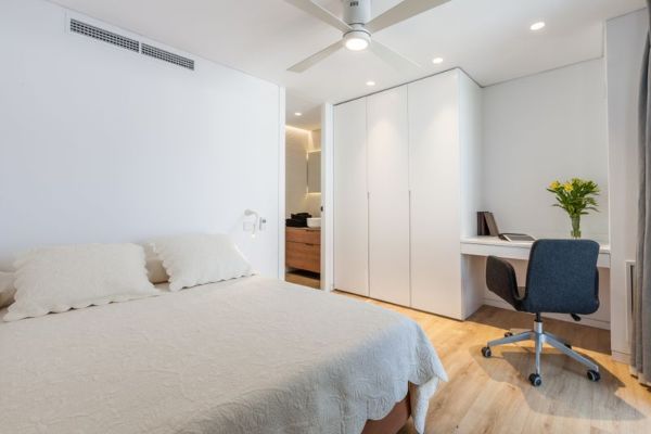 Armario a medida en Pamplona lacado en blanco - Armarios AMP