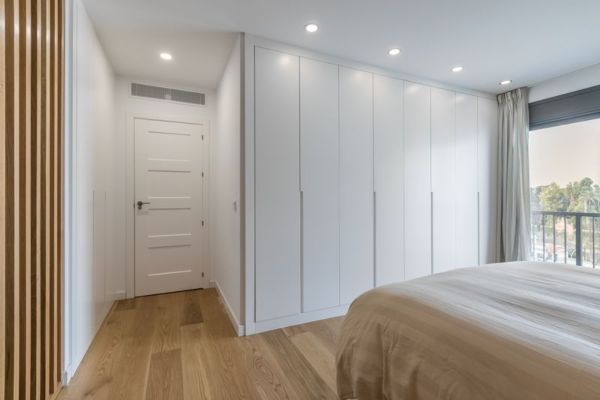 Armario a medida lacado en blanco - Armarios a medida Pamplona