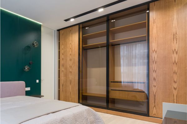 Armario empotrado con puertas acristaladas - Armarios AMP