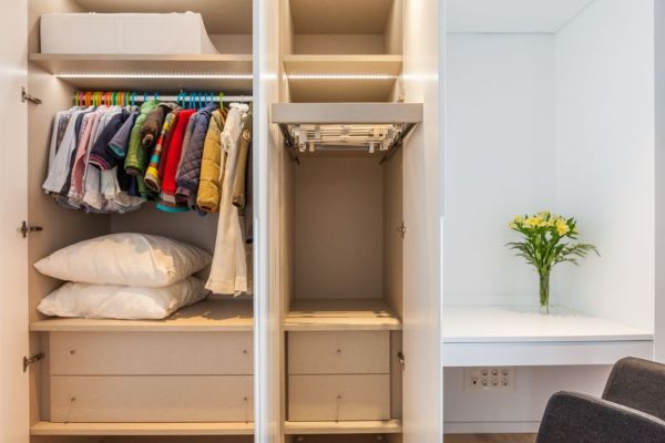 Interior de un armario a medida - Armarios AMP